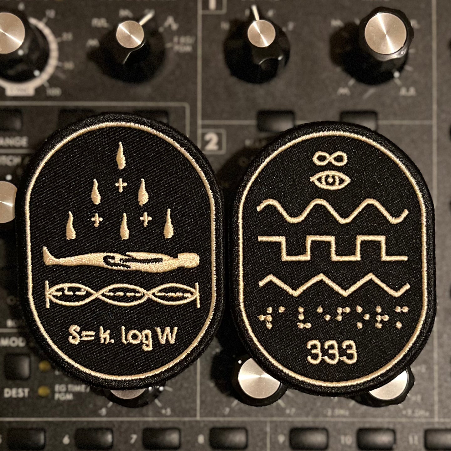 Waveform Entropy Patches – Daniel Martin Diaz
